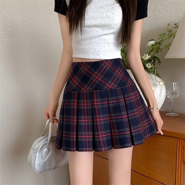Plus Size American Style Red Plaid Pleated Skirt for Women - High Waist A-Line JK Skirt for Spring Summer 2024 Fashion.