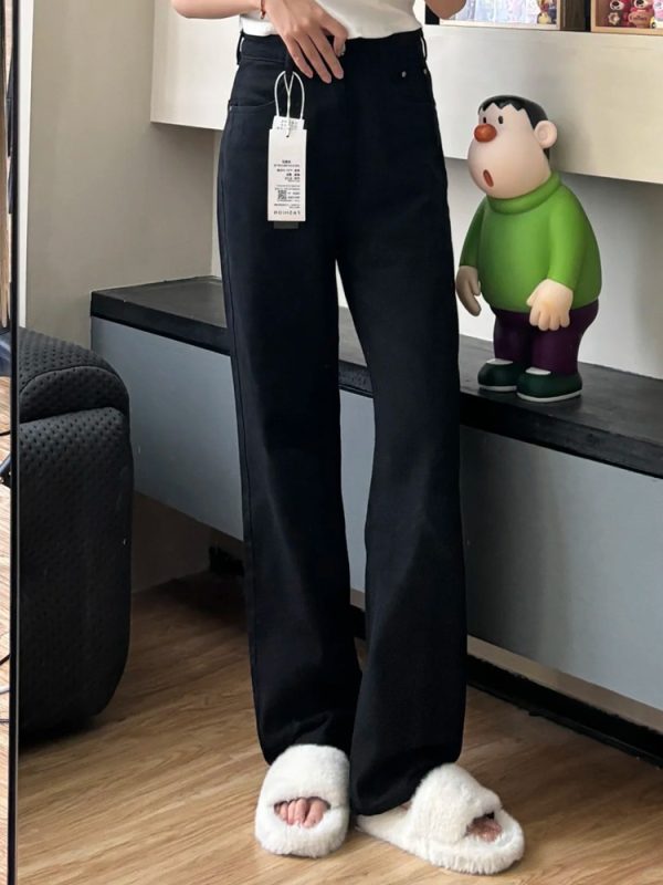 Plus-Size Black Straight-Leg Jeans for Petite Women - 2025 New Style, Loose Fit, Casual Fashion Essential