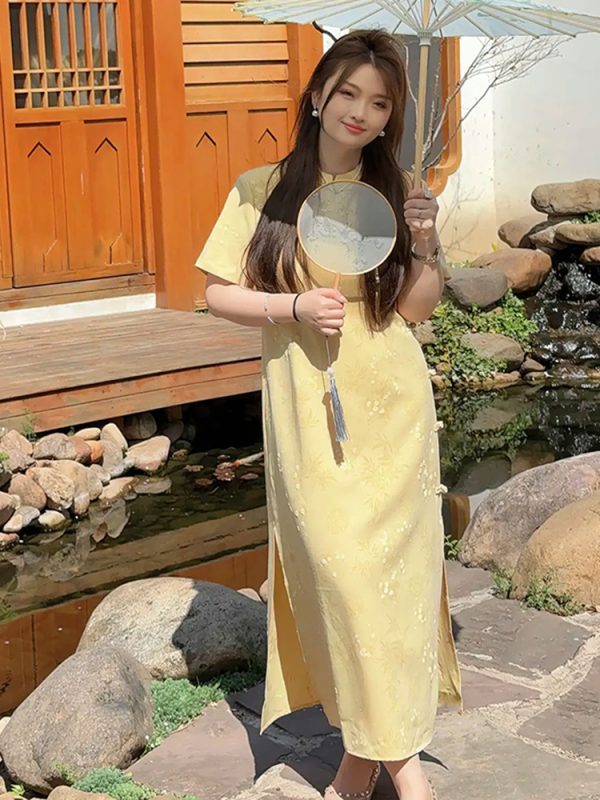 Plus-Size Chinese-Style Jacquard Cheongsam Dress for Women, Elegant Short-Sleeve Design, Flattering Fit for Curvy Figures