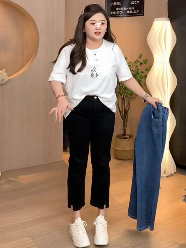 Plus-Size Cigarette Jeans for Women - Flattering Straight-Leg, Elastic Waist, Cropped Design, Versatile Summer Pants for Curvy Figures