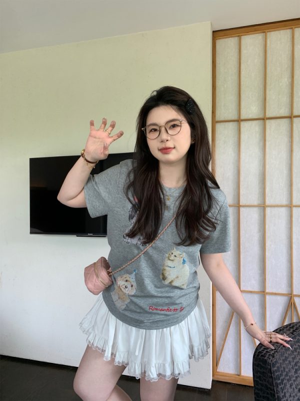 Plus Size Gray Cartoon Print Animal Party T-Shirt - Loose Fit Short Sleeve Top for Casual Style