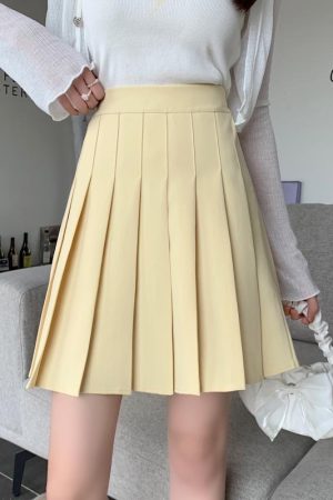 Plus Size Gray High-Waisted A-Line Pleated Skirt for Women - Slimming Short Solid Color Design with Sophisticated Style