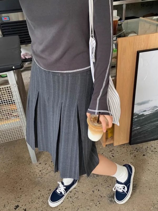 Plus-Size Gray Striped High-Waisted A-Line Mid-Length Pleated Skirt for Women - Summer Fashion Essential