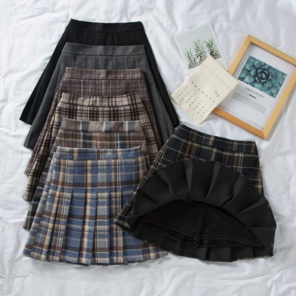 Plus Size High-Waisted A-Line Plaid Wool Pleated Skirt for Autumn Winter - Flattering Short Skirt for Curvy Women and Students