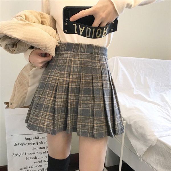 Plus Size High-Waisted A-Line Plaid Wool Pleated Skirt for Autumn Winter - Flattering Short Skirt for Curvy Women and Students