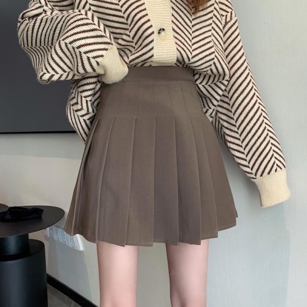 Plus Size High-Waisted A-Line Plaid Wool Pleated Skirt for Autumn Winter - Flattering Short Skirt for Curvy Women and Students