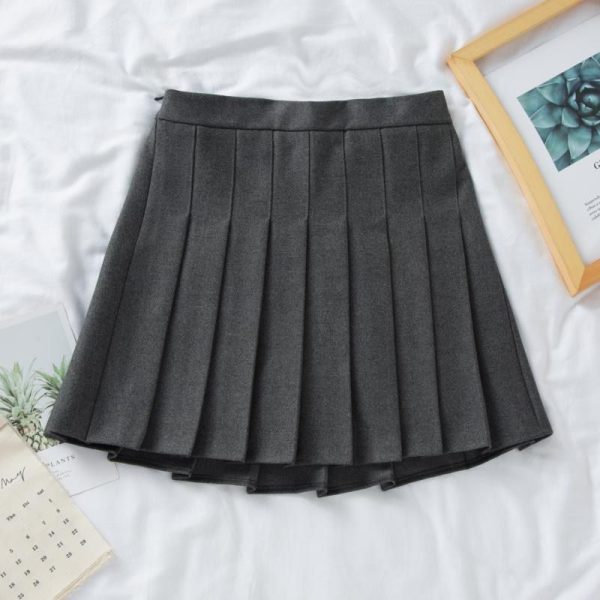 Plus Size High-Waisted A-Line Plaid Wool Pleated Skirt for Autumn Winter - Flattering Short Skirt for Curvy Women and Students
