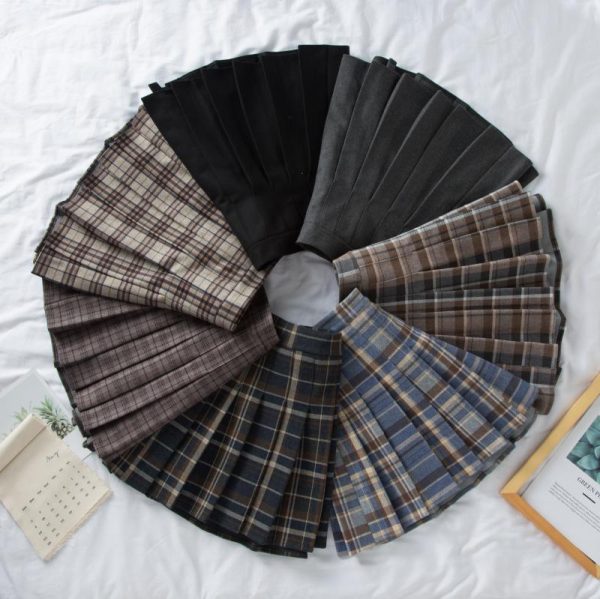 Plus Size High-Waisted A-Line Plaid Wool Pleated Skirt for Autumn Winter - Flattering Short Skirt for Curvy Women and Students