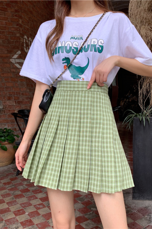 Plus Size High-Waisted A-Line Plaid Wool Pleated Skirt for Autumn Winter - Flattering Short Skirt for Curvy Women and Students