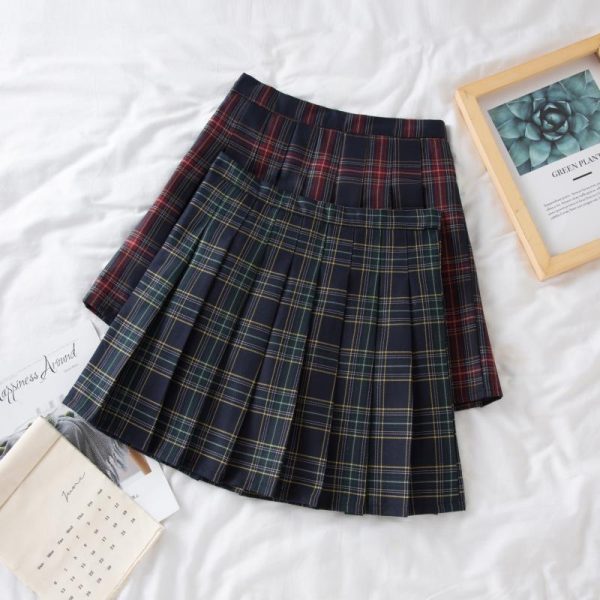 Plus-Size High-Waisted JK Japanese-Style Plaid Pleated Skirt, Slimming Puffed A-Line Design for Women, College Casual Fashion