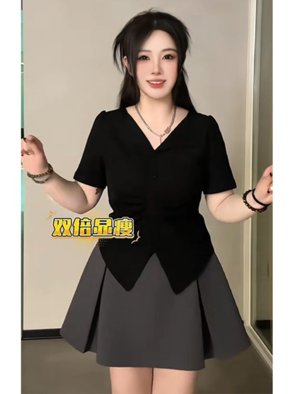 Plus-Size Irregular Loose-Fitting Short Sleeve T-Shirt for Women, V-Neck with Pleated Design and Side Slits, Summer Essential