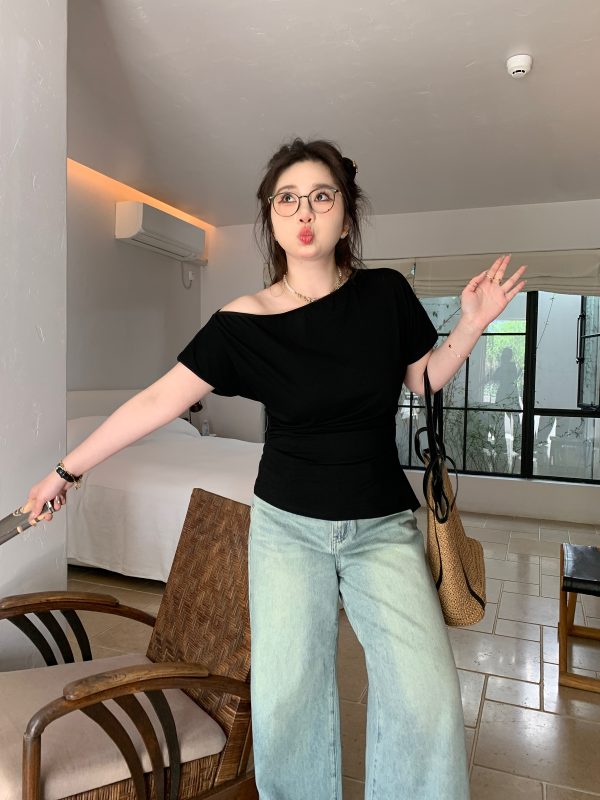 Plus-Size Irregular Off-Shoulder Short Sleeve T-Shirt - Comfortable Slimming Top for Casual Wear