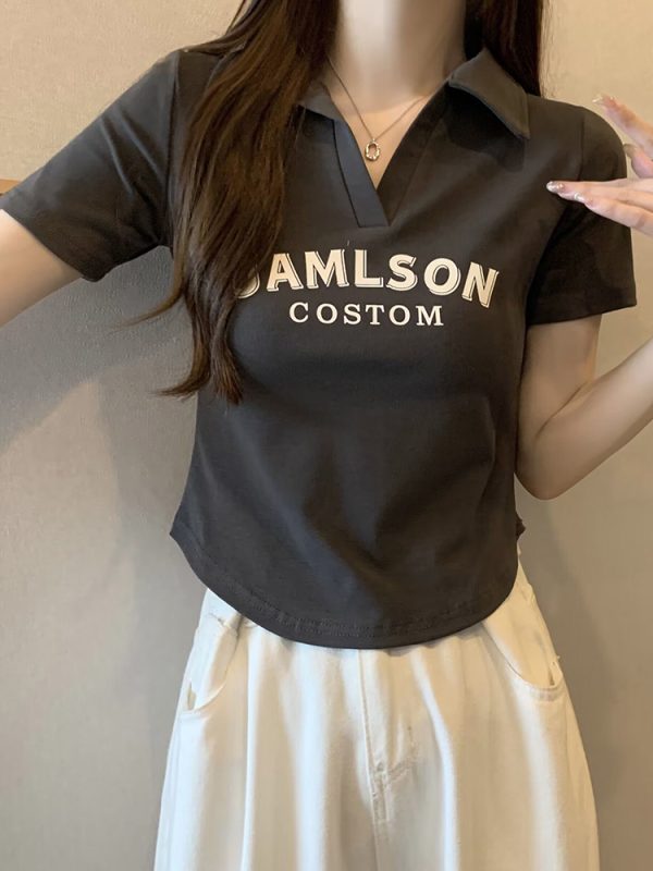 Plus Size Korean Style Letter Polo Collar Short Sleeve T-Shirt for Women - Tummy-Covering Slim Fit Cropped Top for Summer