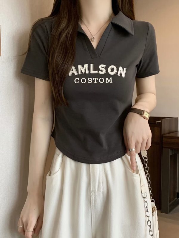 Plus Size Korean Style Letter Polo Collar Short Sleeve T-Shirt for Women - Tummy-Covering Slim Fit Cropped Top for Summer