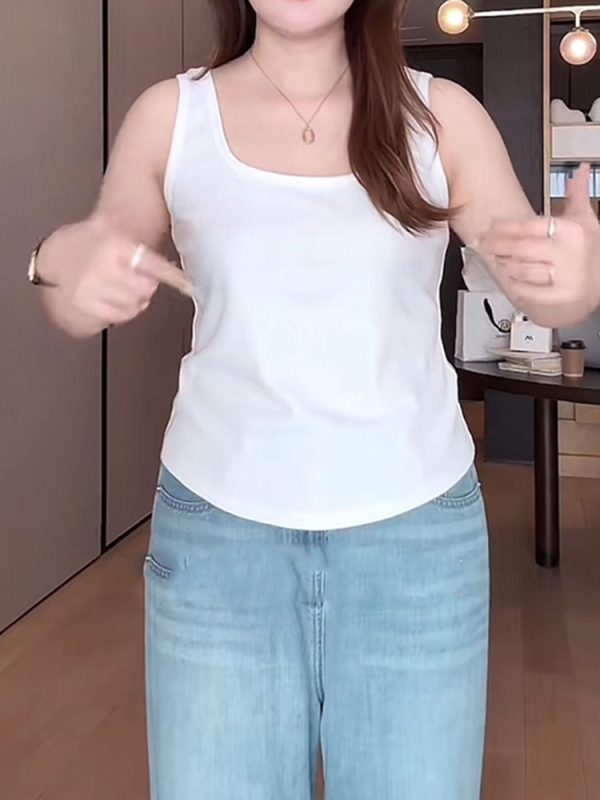 Plus Size Korean-Style Sleeveless Top with Wide Shoulder Straps, Flattering Fit for Chubby Figures, Ideal Base Layer for Women