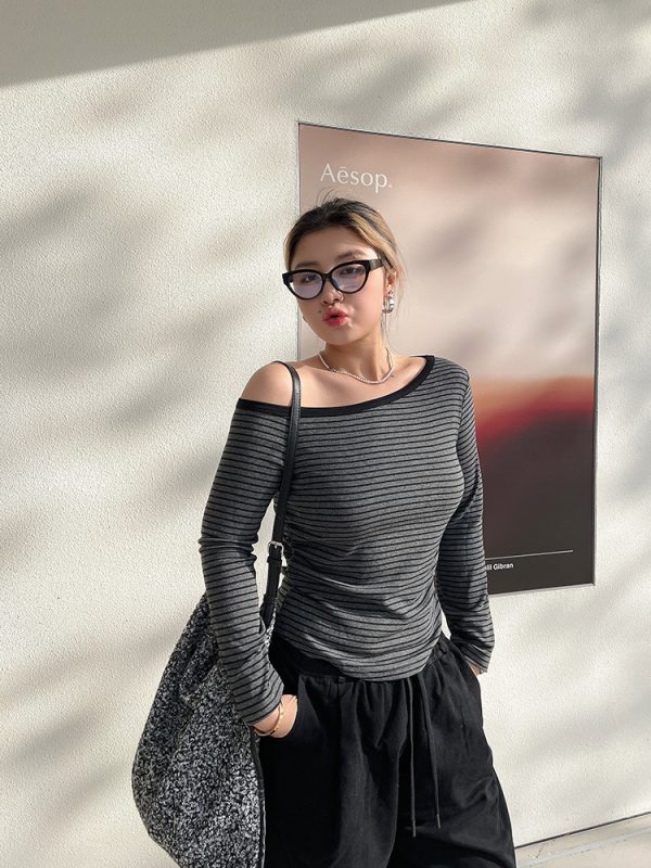 Plus-Size Off-Shoulder Striped Knitted Sweater Top - American Minimalist Slim-Fit Design for Comfortable Y2K Style