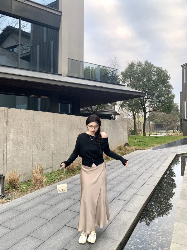 Plus Size One-Piece Satin Skirt with Flowing Diagonal Cut - Elegant Tea Break Beauty Atmosphere, Perfect for 90s and Y2K Styles