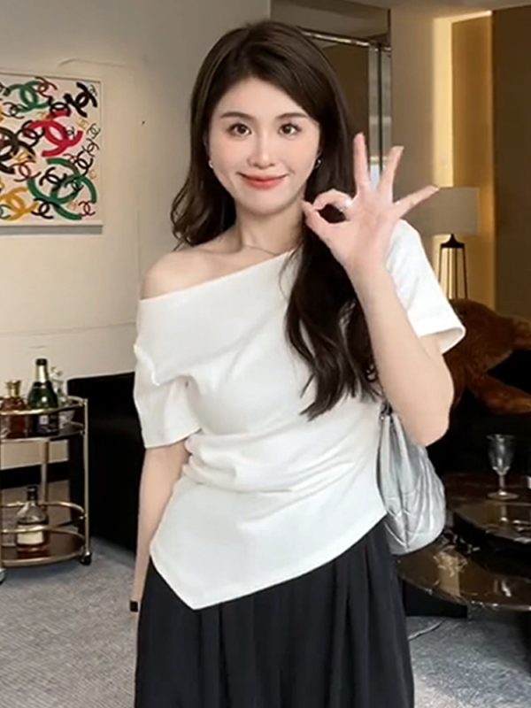 Plus-Size One-Shoulder Short Sleeve T-Shirt for Women - Spicy Girl Irregular Collarbone Summer Top, Slim Fit, Trendy Temperament Style