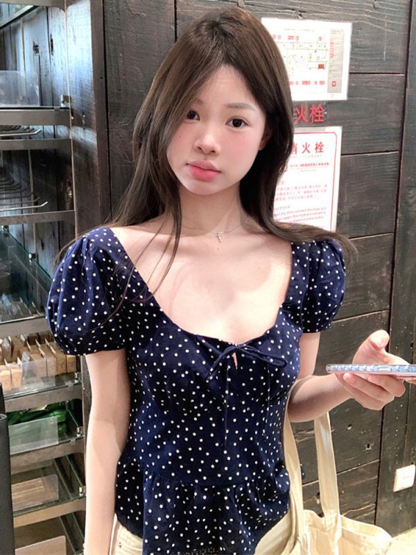 Plus Size Polka Dot U-Neck Bubble Short Sleeve Shirt for Women - Summer Sweet Spicy Tummy-Covering Top, Trendy and Unique Design