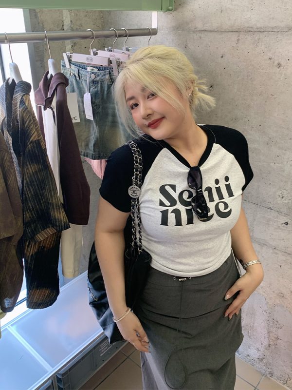 Plus Size Retro Color Block Letter Print Drawstring T-Shirt Top for Women - Slimming Shoulder Design, Casual Y2K Style