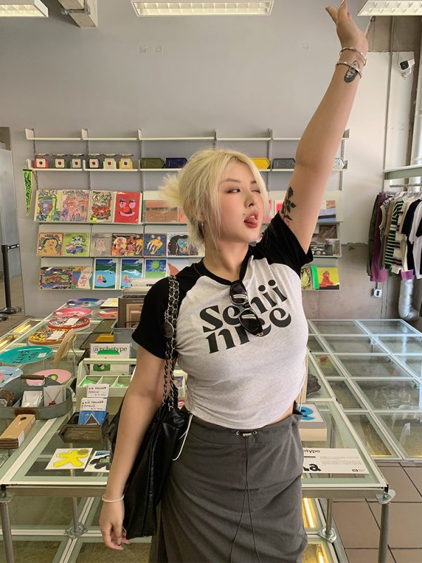 Plus Size Retro Color Block Letter Print Drawstring T-Shirt Top for Women - Slimming Shoulder Design, Casual Y2K Style
