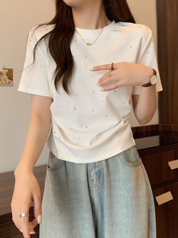 Plus-Size Rhinestone Ruched Short-Sleeve T-Shirt for Summer - Trendy Slimming Design for Women