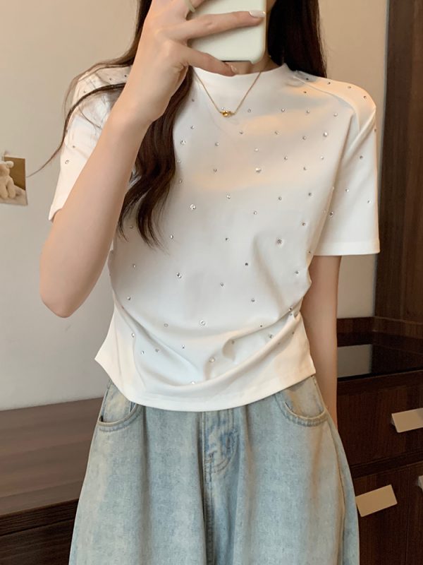 Plus-Size Rhinestone Ruched Short-Sleeve T-Shirt for Summer - Trendy Slimming Design for Women