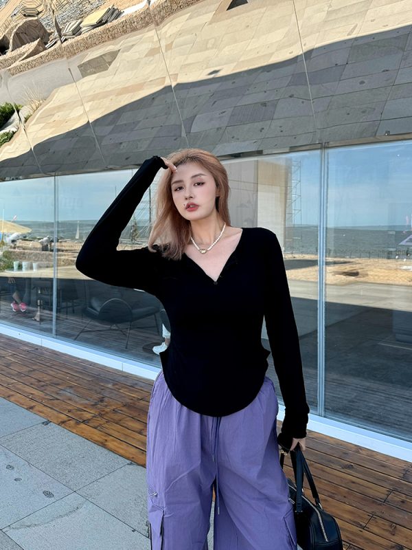 Plus Size Simple Black V-Neck T-Shirt - Comfortable Stretch Basic Top for Spring - Versatile Everyday Wear