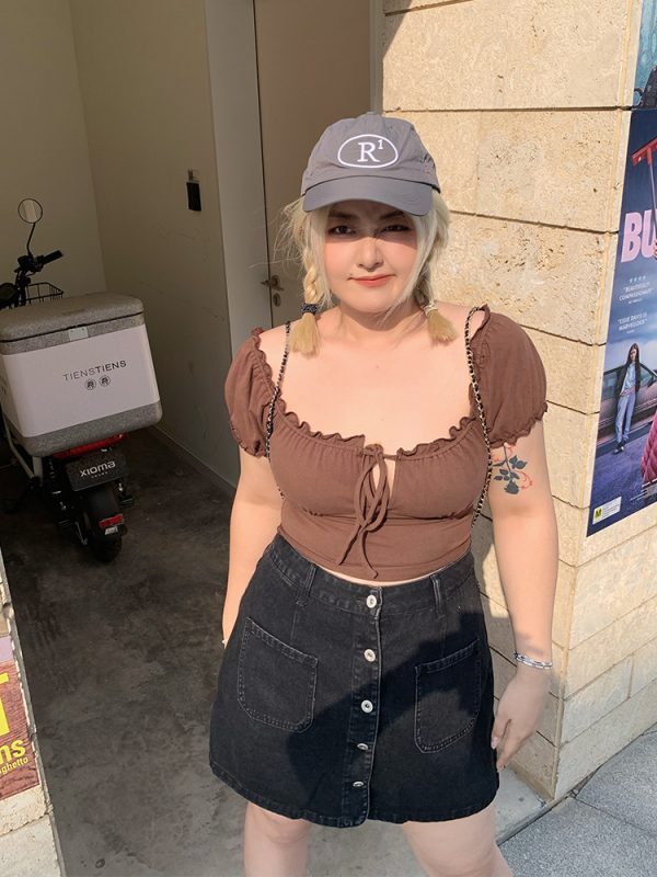 Plus Size Slimming Denim Mini Skirt with Front Button Detail - Versatile Summer Style for Long Legs
