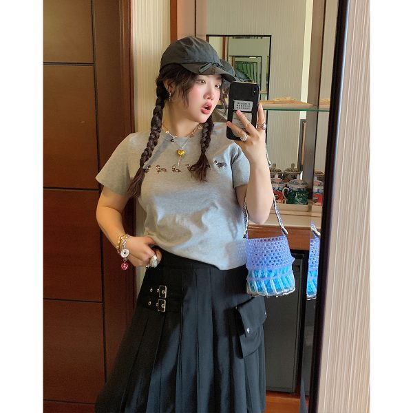 Plus Size Slimming Pearl Short Sleeve T-Shirt for Women - Summer 2025 Round Neck Top with Straight Shoulders, Y2K Style