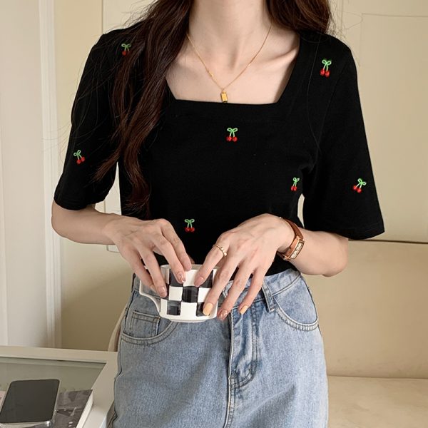 Plus-Size Square Neck Short Sleeve T-Shirt for Women - Slim Fit Summer Top, Flattering Korean Style, Youthful Design, Belly Coverage
