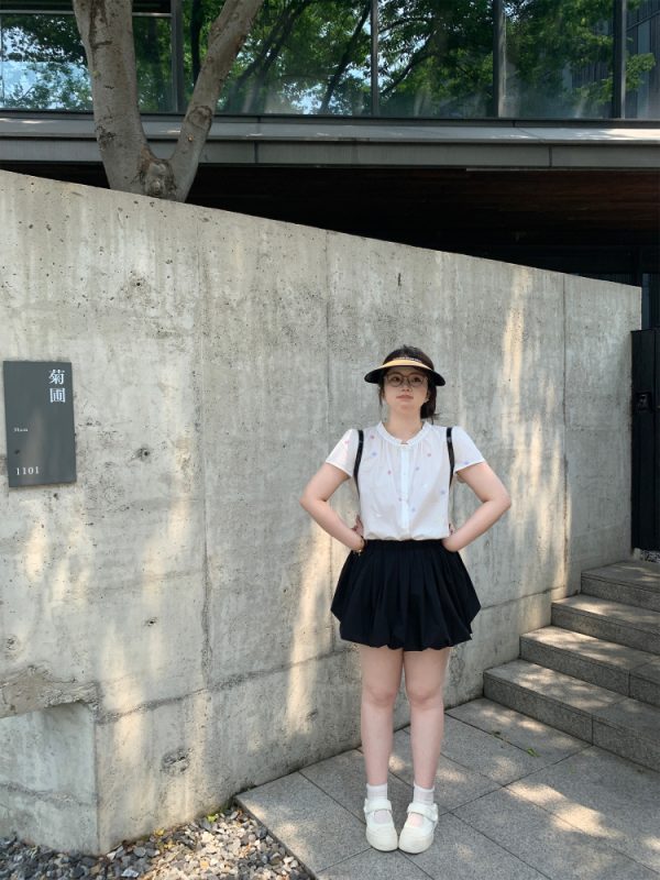 Plus Size White Floral Bud Puffy Half Skirt - Slimming Cloud Alice Style Short Skirt for a Chic 90s Y2K Look