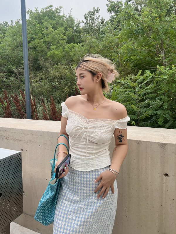 Plus Size White Lace Trim Tank Top for Women, Stylish Sweet and Spicy Short Top, Perfect for Y2K and 90s Inspired Looks