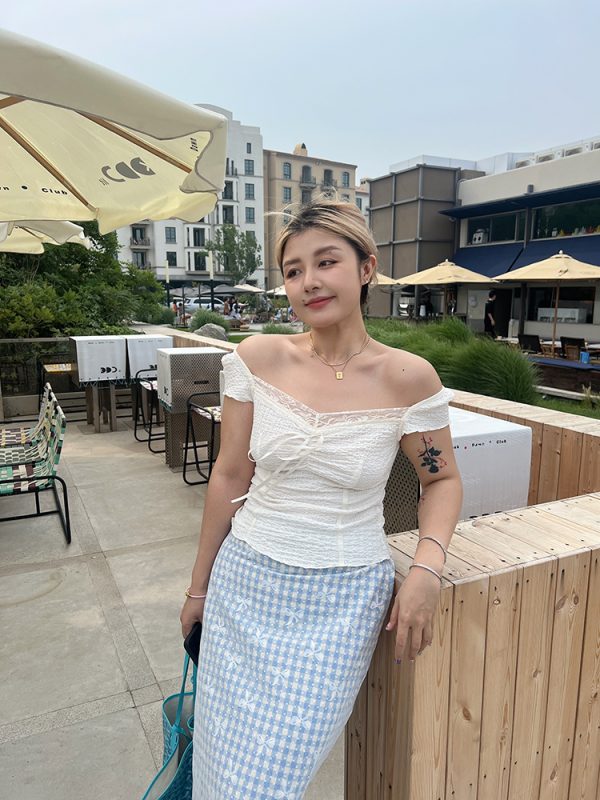 Plus Size White Lace Trim Tank Top for Women, Stylish Sweet and Spicy Short Top, Perfect for Y2K and 90s Inspired Looks