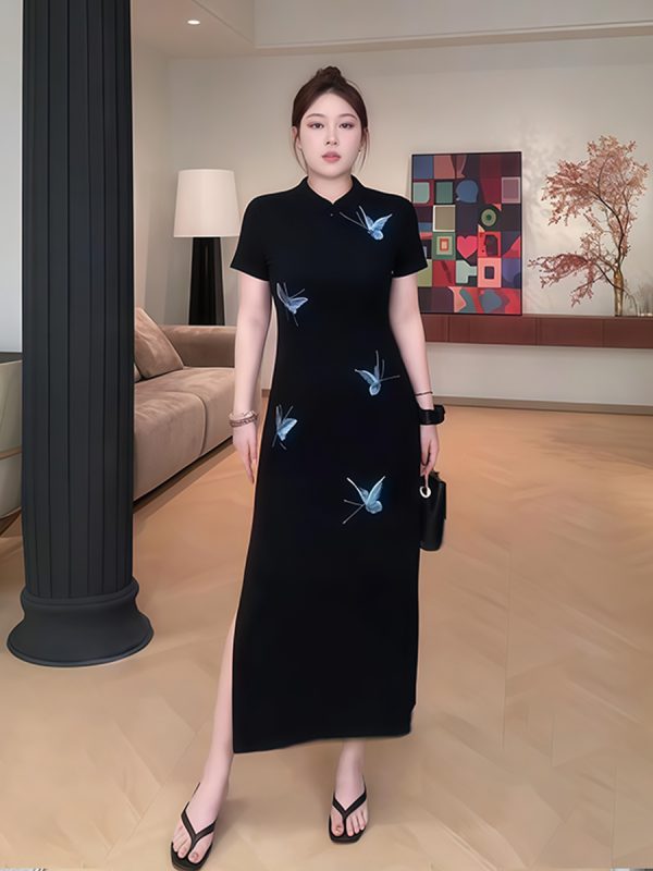 Plus-Size Women's Chinese Style Qipao Long Dress with Butterfly Embroidery, Elegant Split Design for Summer, National Wind Fashion