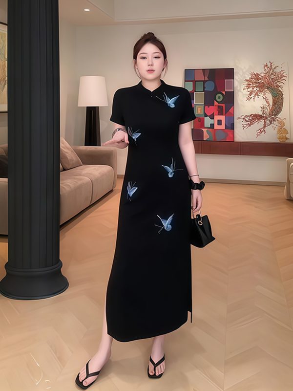 Plus-Size Women's Chinese Style Qipao Long Dress with Butterfly Embroidery, Elegant Split Design for Summer, National Wind Fashion