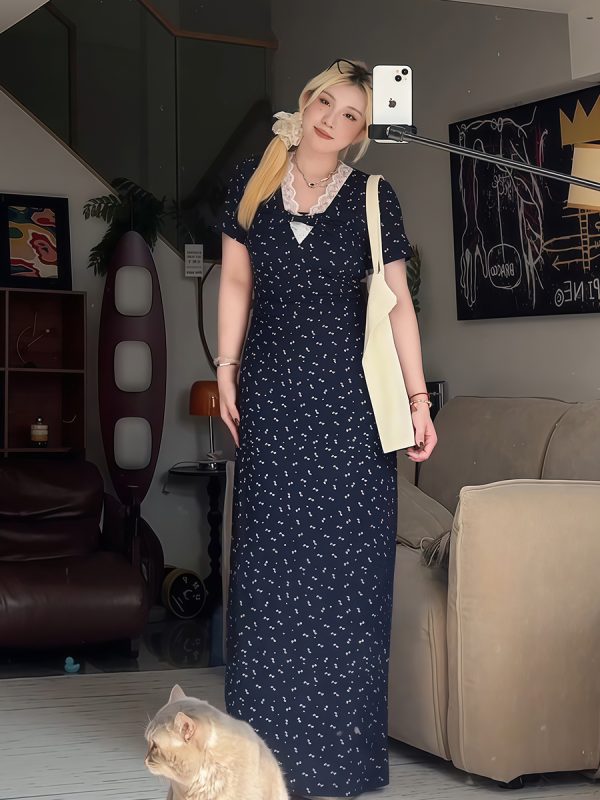 Plus-Size Women's Elegant French V-Neck Floral Dress with Lace Trim - Summer Long Dress for Curvy Style