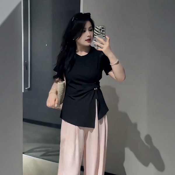 Plus-Size Women's French Design Summer Short-Sleeve T-Shirt, Unique Irregular Cut, Tummy-Covering Split Top for Curvy Styles