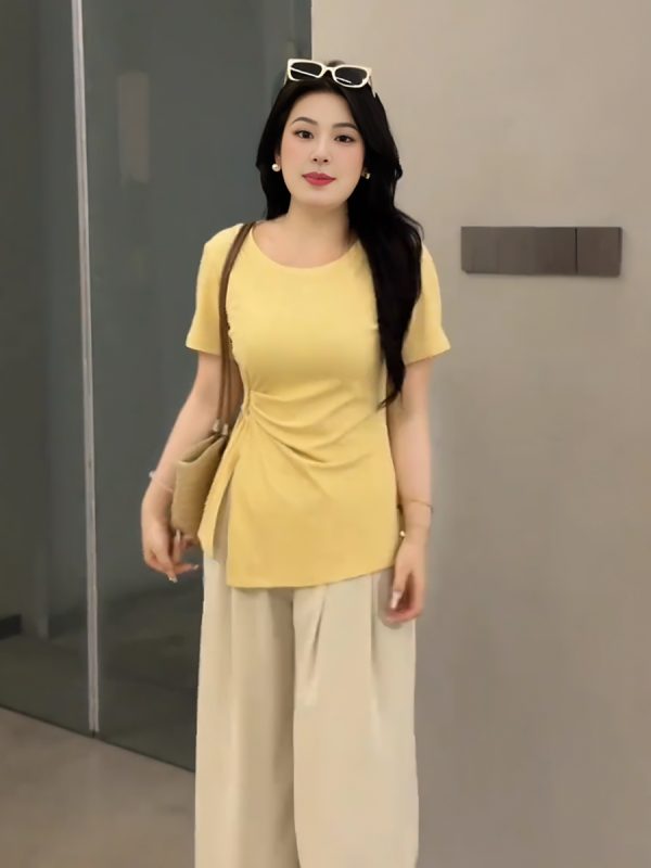 Plus-Size Women's French Design Summer Short-Sleeve T-Shirt, Unique Irregular Cut, Tummy-Covering Split Top for Curvy Styles