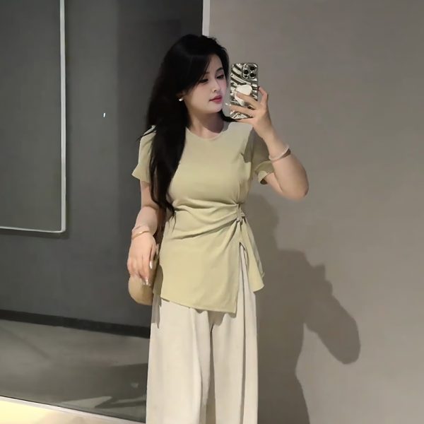 Plus-Size Women's French Design Summer Short-Sleeve T-Shirt, Unique Irregular Cut, Tummy-Covering Split Top for Curvy Styles