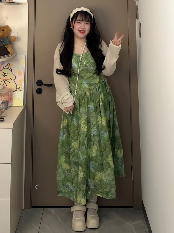 Plus-Size Women's French Floral Green Dress - Spring/Summer, Tummy-Covering, Slimming Design, Ideal for Pear-Shaped Figures, Adjustable Straps