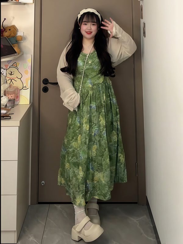 Plus-Size Women's French Floral Green Dress - Spring/Summer, Tummy-Covering, Slimming Design, Ideal for Pear-Shaped Figures, Adjustable Straps