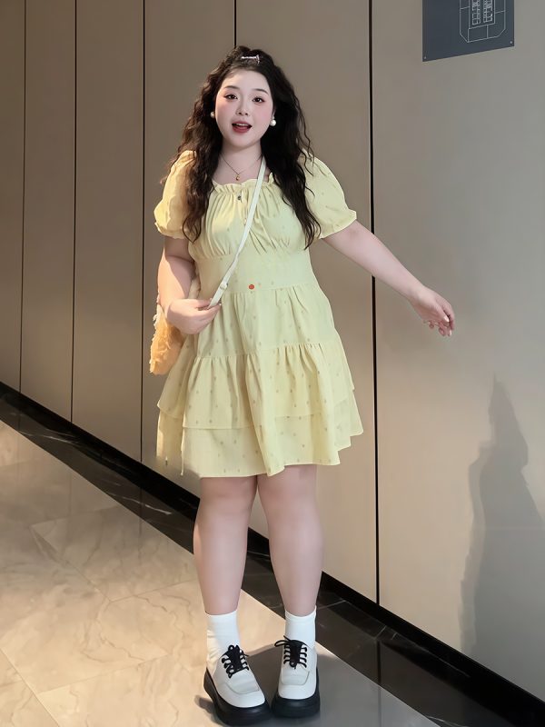Plus-Size Women's French Polka Dot Puff Sleeve Dress, Square Neck, Waist-Cinching, Summer Fashion for Curvy Figures, Youthful Style