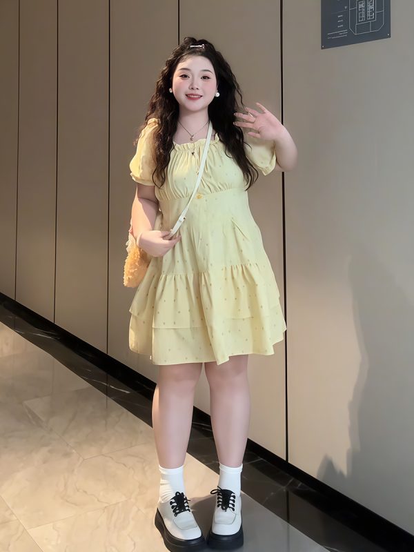 Plus-Size Women's French Polka Dot Puff Sleeve Dress, Square Neck, Waist-Cinching, Summer Fashion for Curvy Figures, Youthful Style