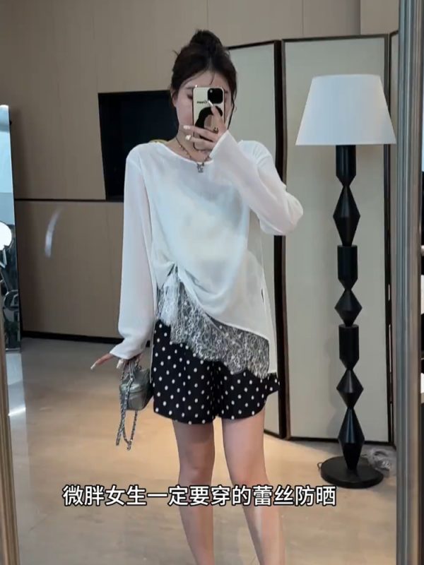 Plus-Size Women's French Retro Lace Spliced Hollow Back Long Sleeve T-Shirt - Stylish Summer Top for Curvy Figures