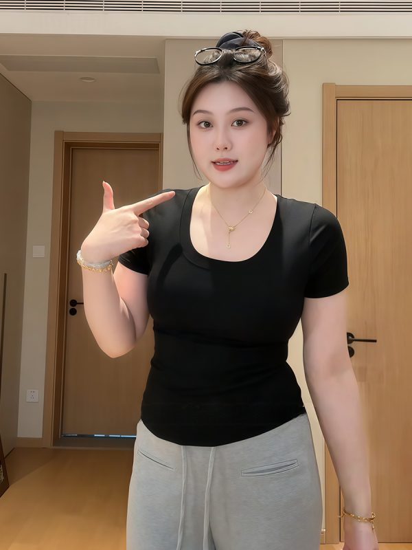 Plus-Size Women's French-Style U-Neck Short Sleeve T-Shirt, Summer Slim-Fit Top for Curvy Women, Casual Chic Fashion