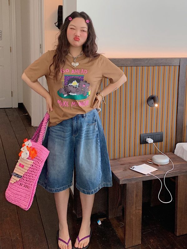 Plus Size Women's Loose Denim Shorts - Summer 2025 Slimming Five-Point Style for Casual Y2K Vibe