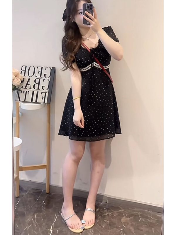 Plus-Size Women's Polka Dot Slimming Dress, Short Sleeve Summer Style, High-End French Temperament, Chic and Stylish for Everyday Wear