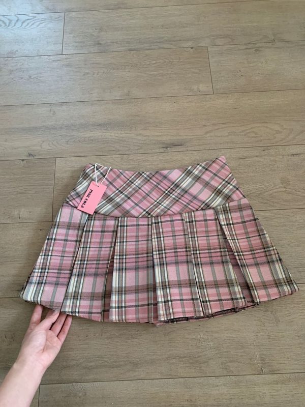 Plus Size Yellow Checkered Pleated Skirt for Women, High-Waisted A-Line Design, Summer College Style, Short Skirt for Petite Fashion
