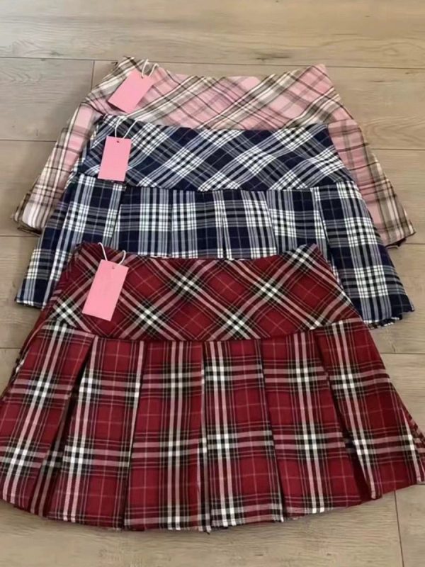 Plus Size Yellow Checkered Pleated Skirt for Women, High-Waisted A-Line Design, Summer College Style, Short Skirt for Petite Fashion